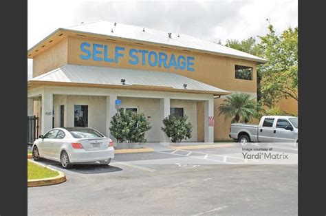 Compass Self Storage, 900 N Krome Ave, Florida City, FL 33034,。